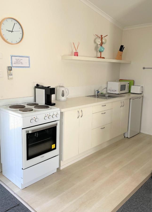 The Lake Guesthouse Budgewoi Экстерьер фото