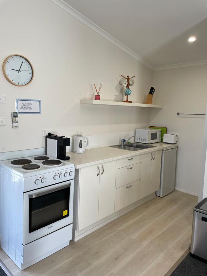 The Lake Guesthouse Budgewoi Экстерьер фото