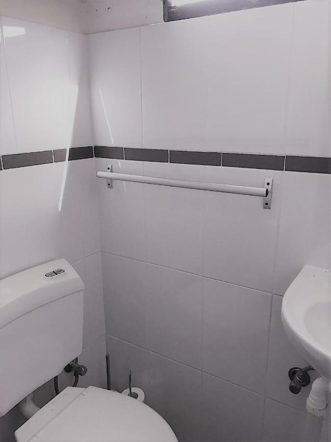 The Lake Guesthouse Budgewoi Экстерьер фото